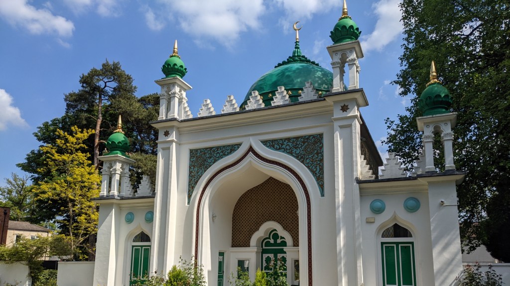 🕌 Shah Jahan Mosque and the Islamic Peace Garden – British Muslim heritage in Woking